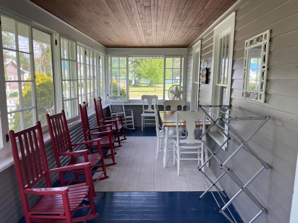 Drop Anchor Cottages And Lake House Geneva-on-the-Lake Exterior foto